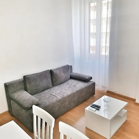 Anamarija-bacvice Apartment *