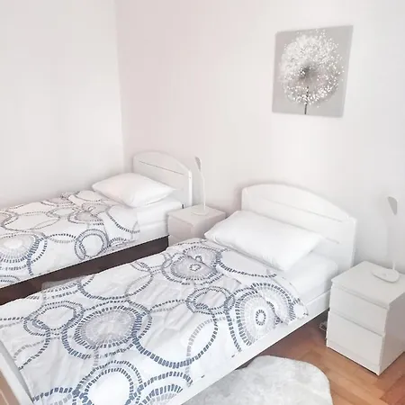 Anamarija-bacvice Apartment *